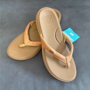 Reef Light Brown Sandals
